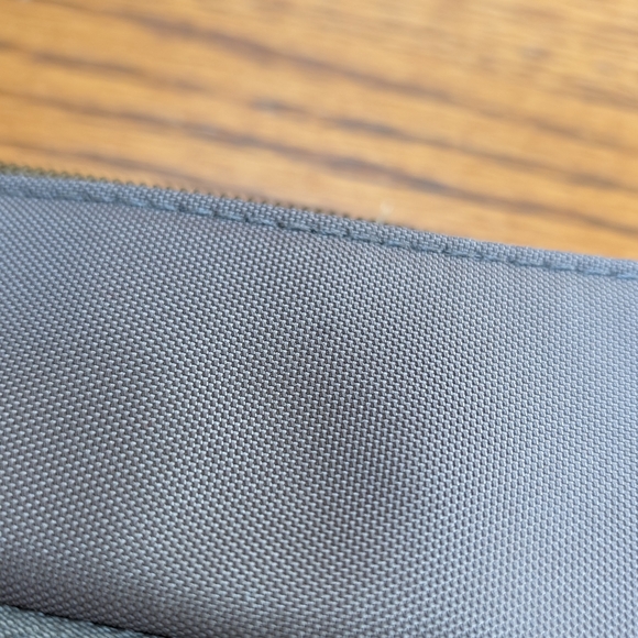 Travelon Anti-Theft Crossbody Bag Taupe Brown - Picture 4 of 4